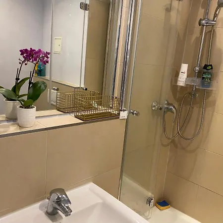 Luxury And Spacious Flat Near To Kadewe Apartment